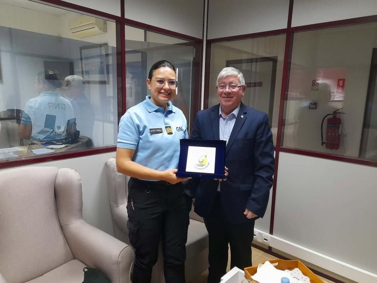 Visita de apresenta&ccedil;&atilde;o da Sra. Comandante do Posto da GNR de Const&acirc;ncia.