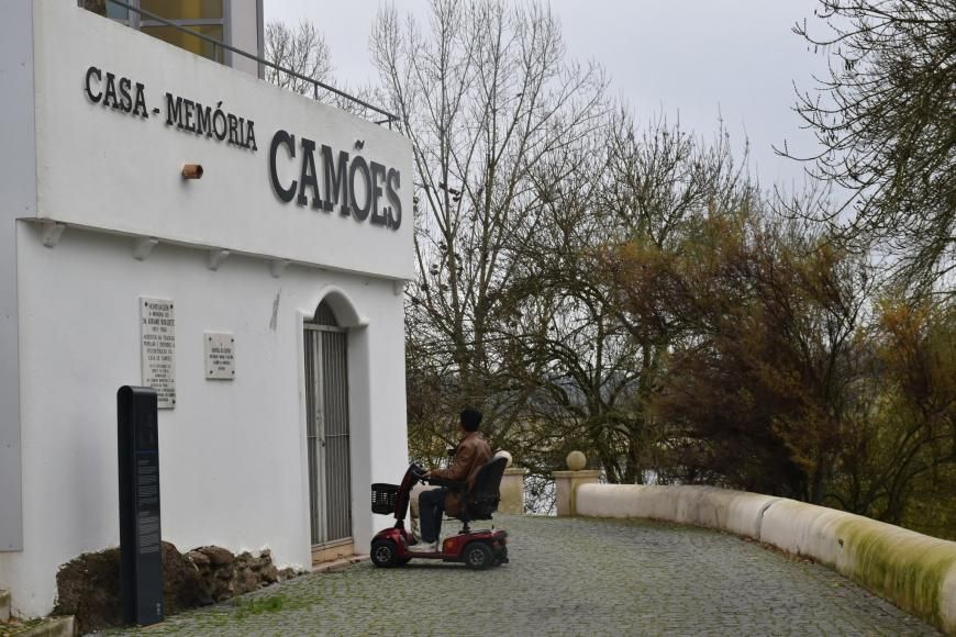 Ve&iacute;culos 100% el&eacute;tricos para pessoas com defici&ecirc;ncia ou mobilidade condicionada